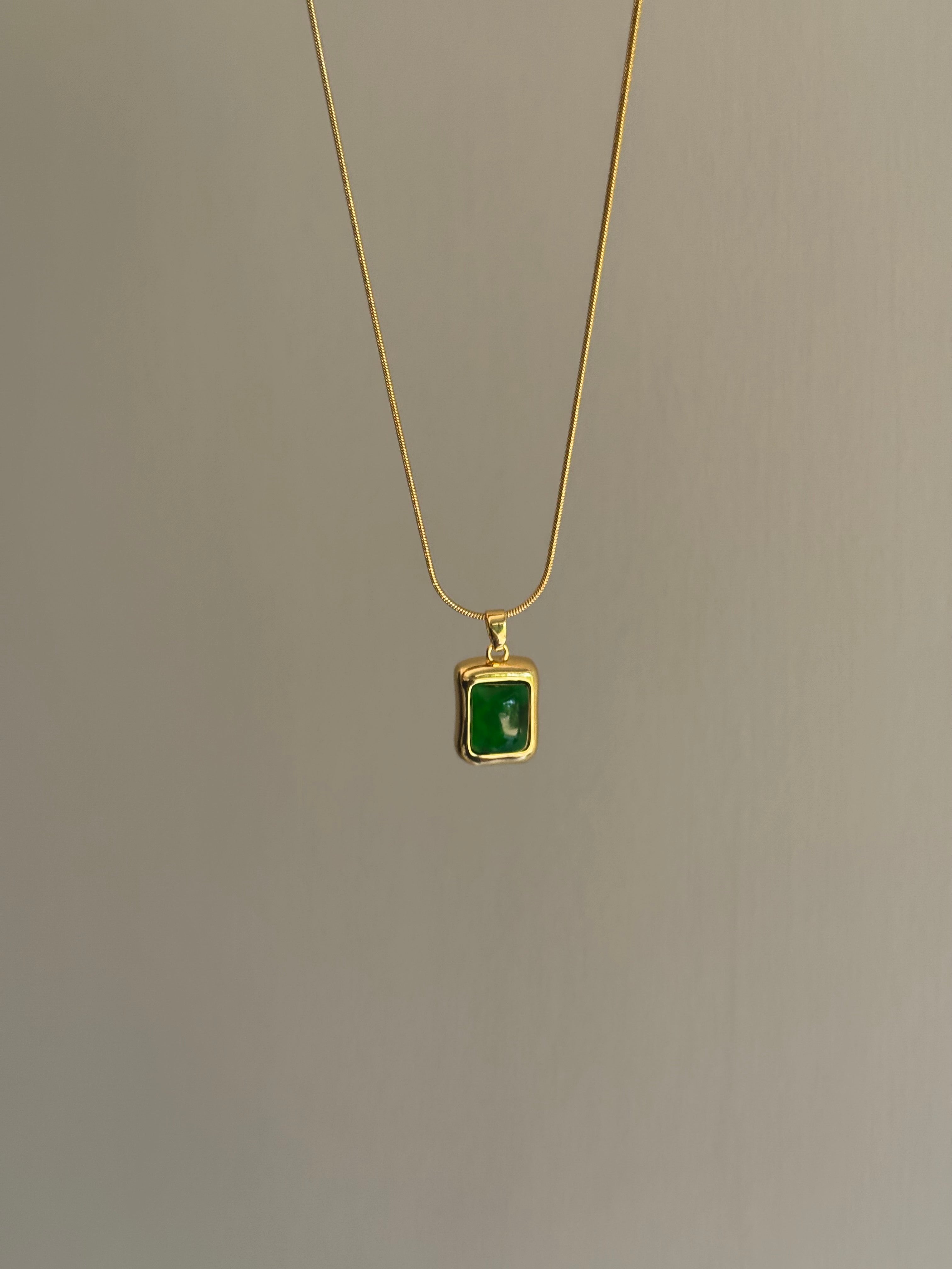 LILOU NECKLACE