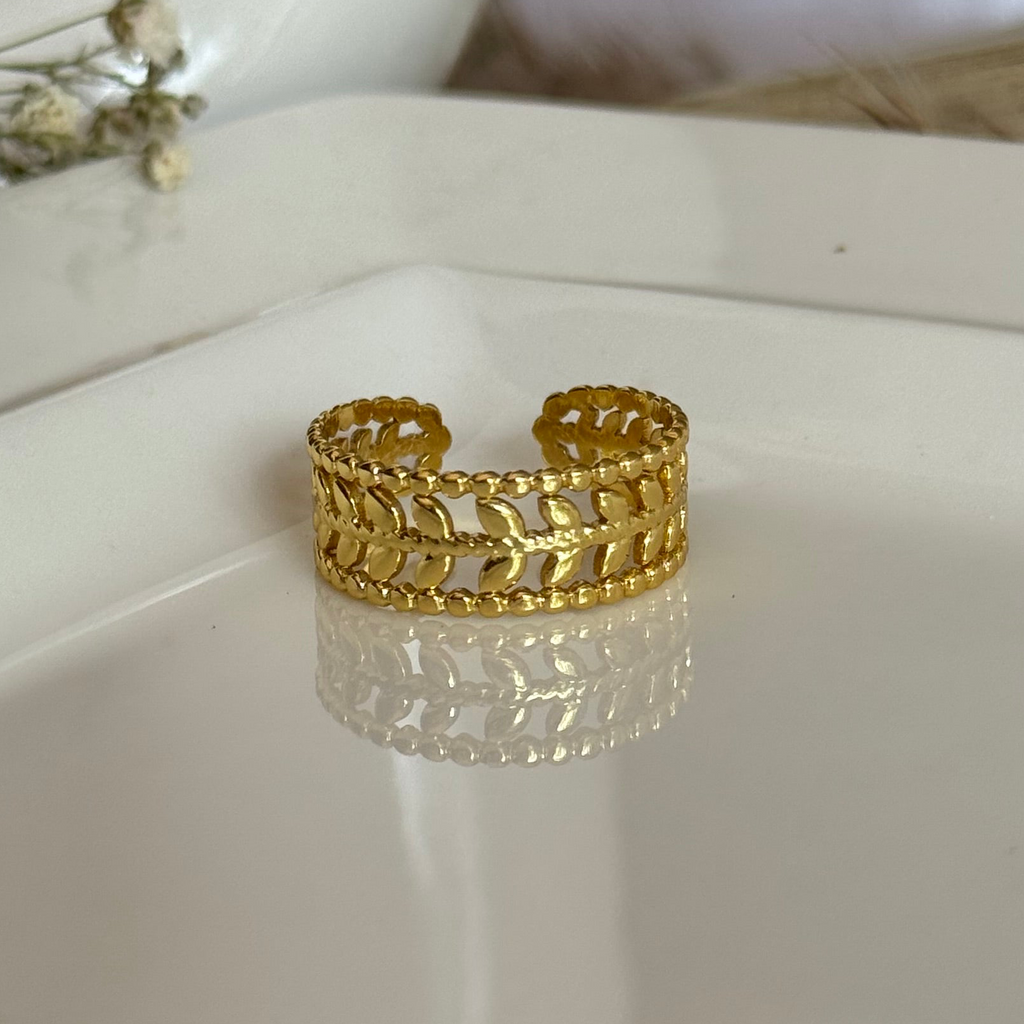 LAYERED LEAF RING