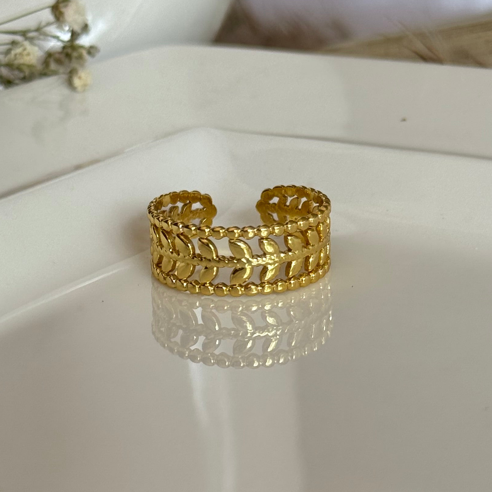 LAYERED LEAF RING
