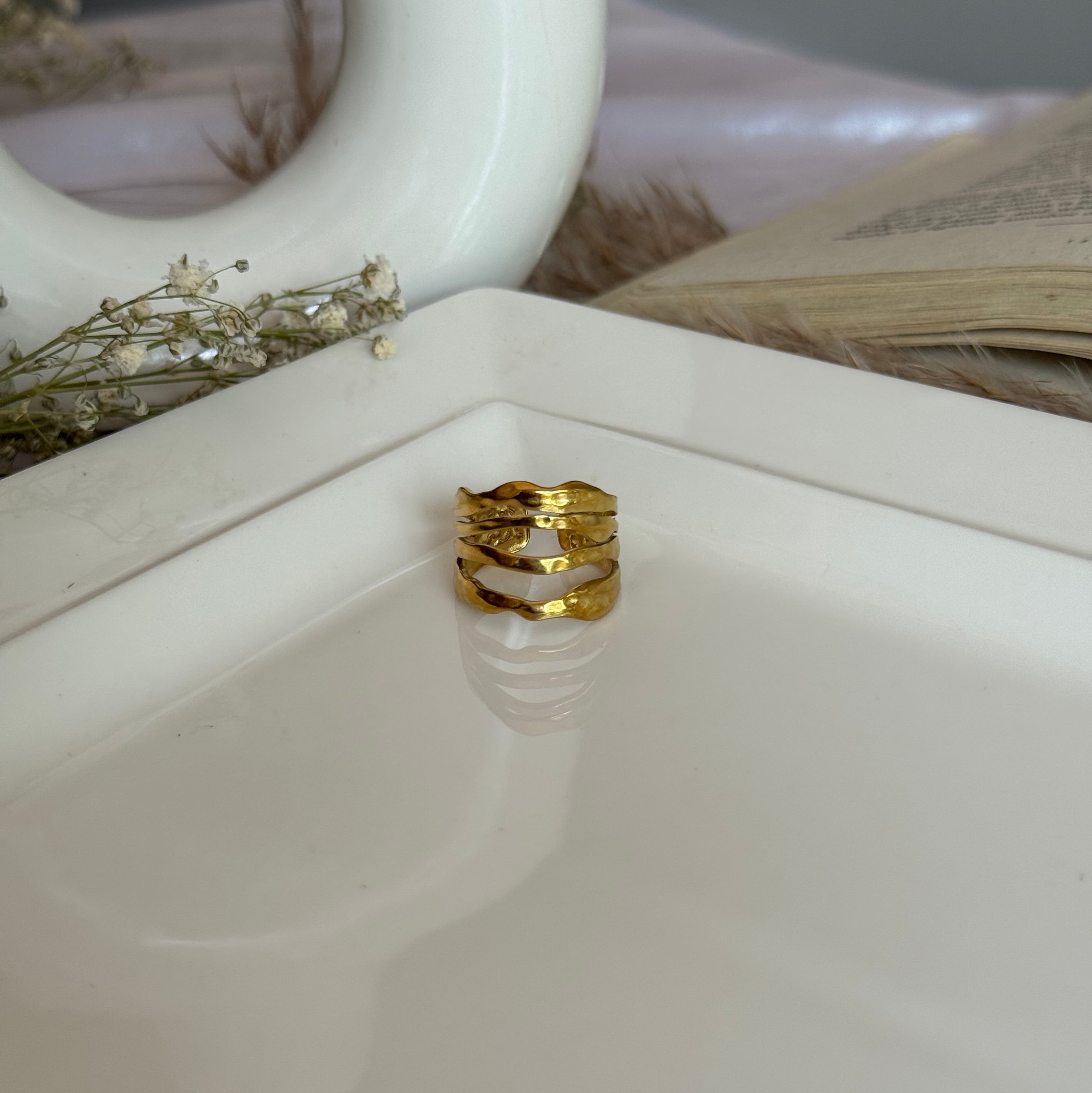 TUERE RING