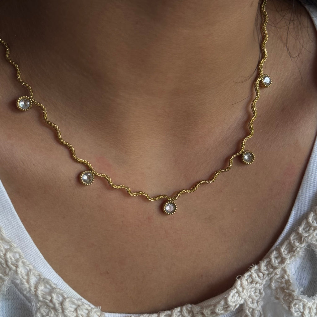 WAVY STONE NECKLACE