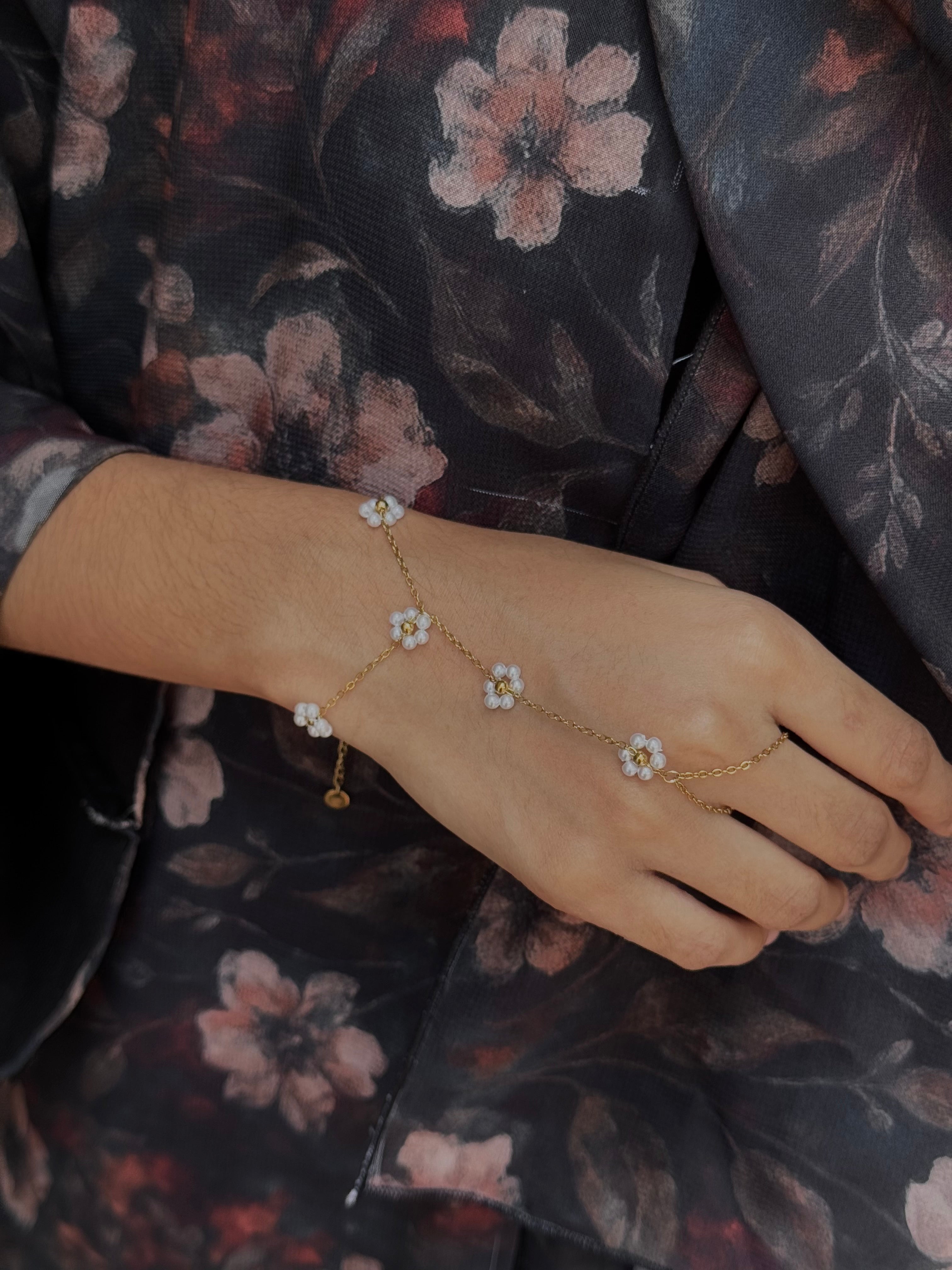 DAISY PEARL