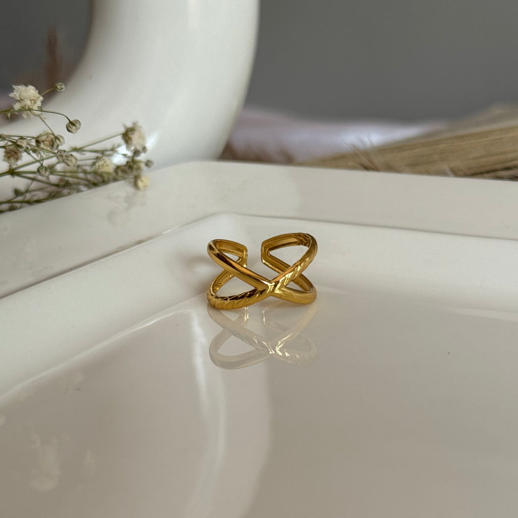 CROSS X RING