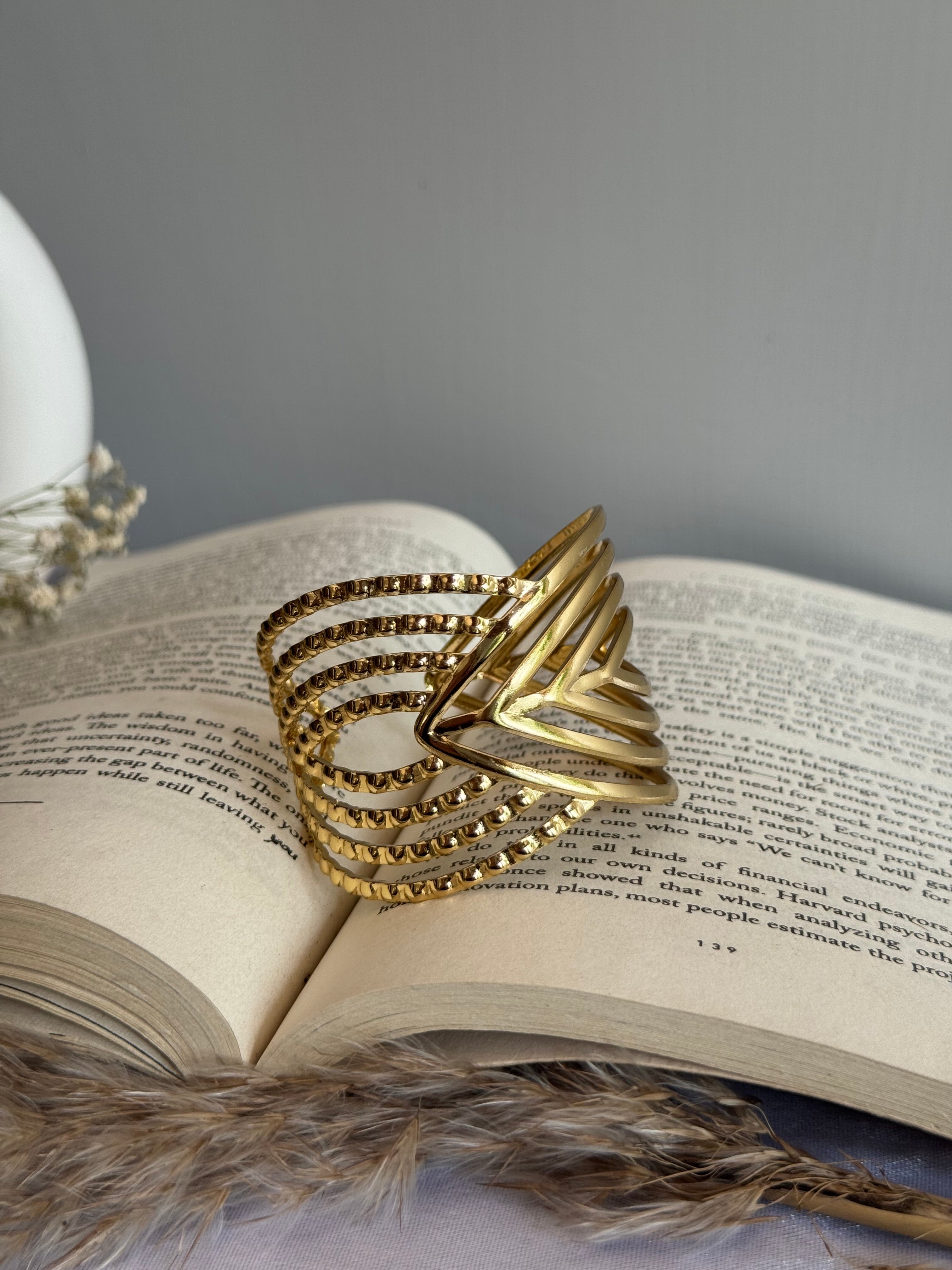 BOLD STATEMENT CUFF