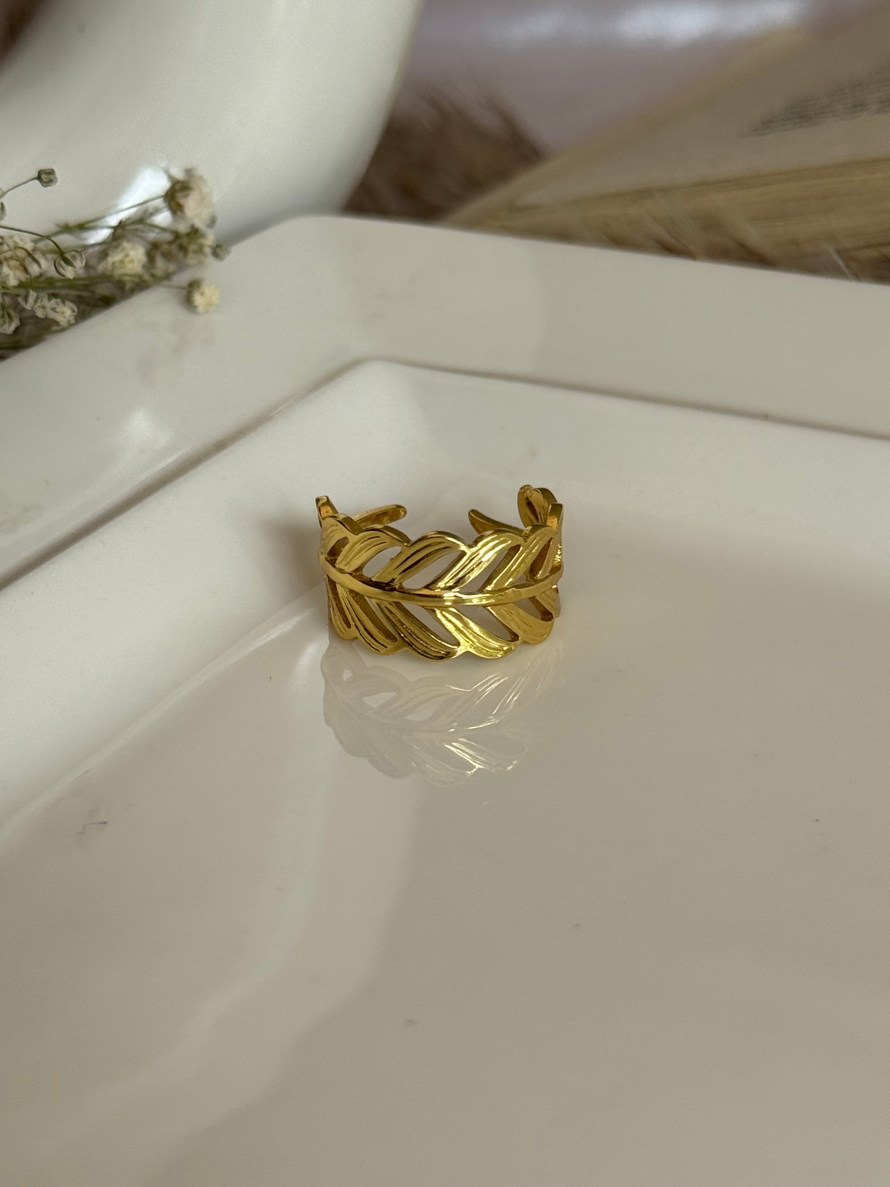 PALM LEAF RING