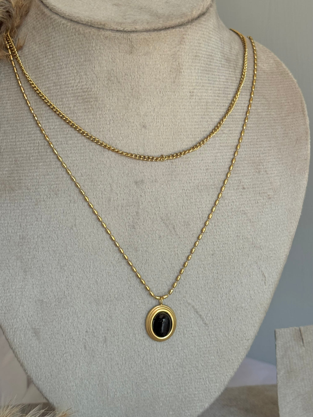 LAYERED BLACK MARBLE NECKLACE