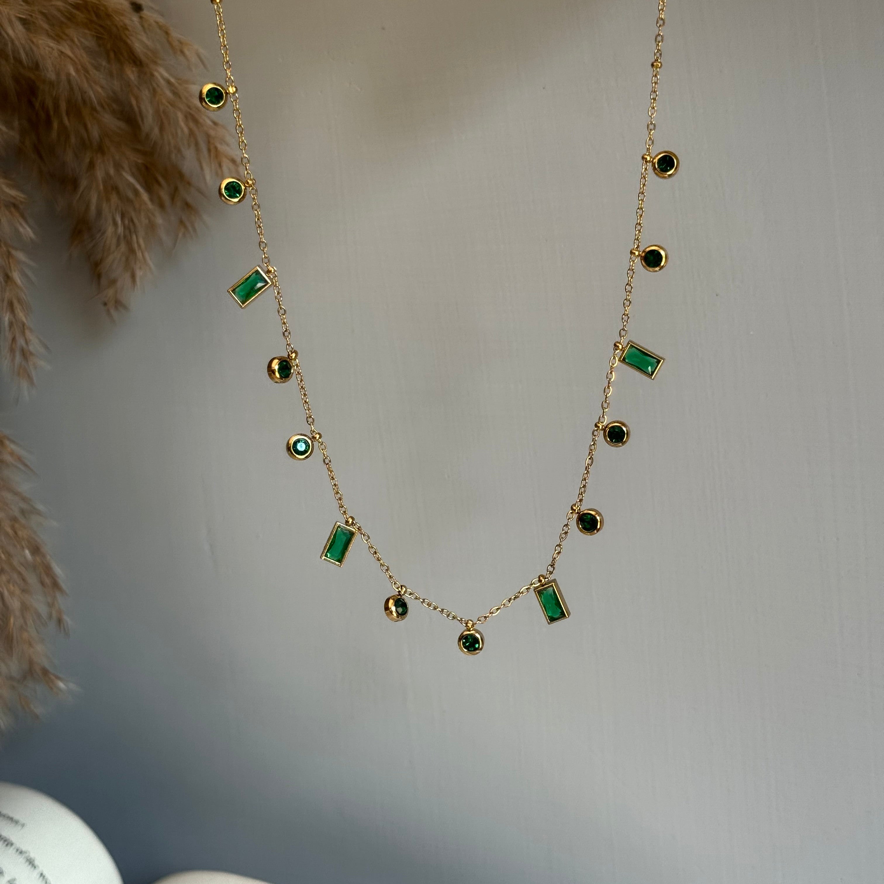 SCARLET EMARALD NECKLACE