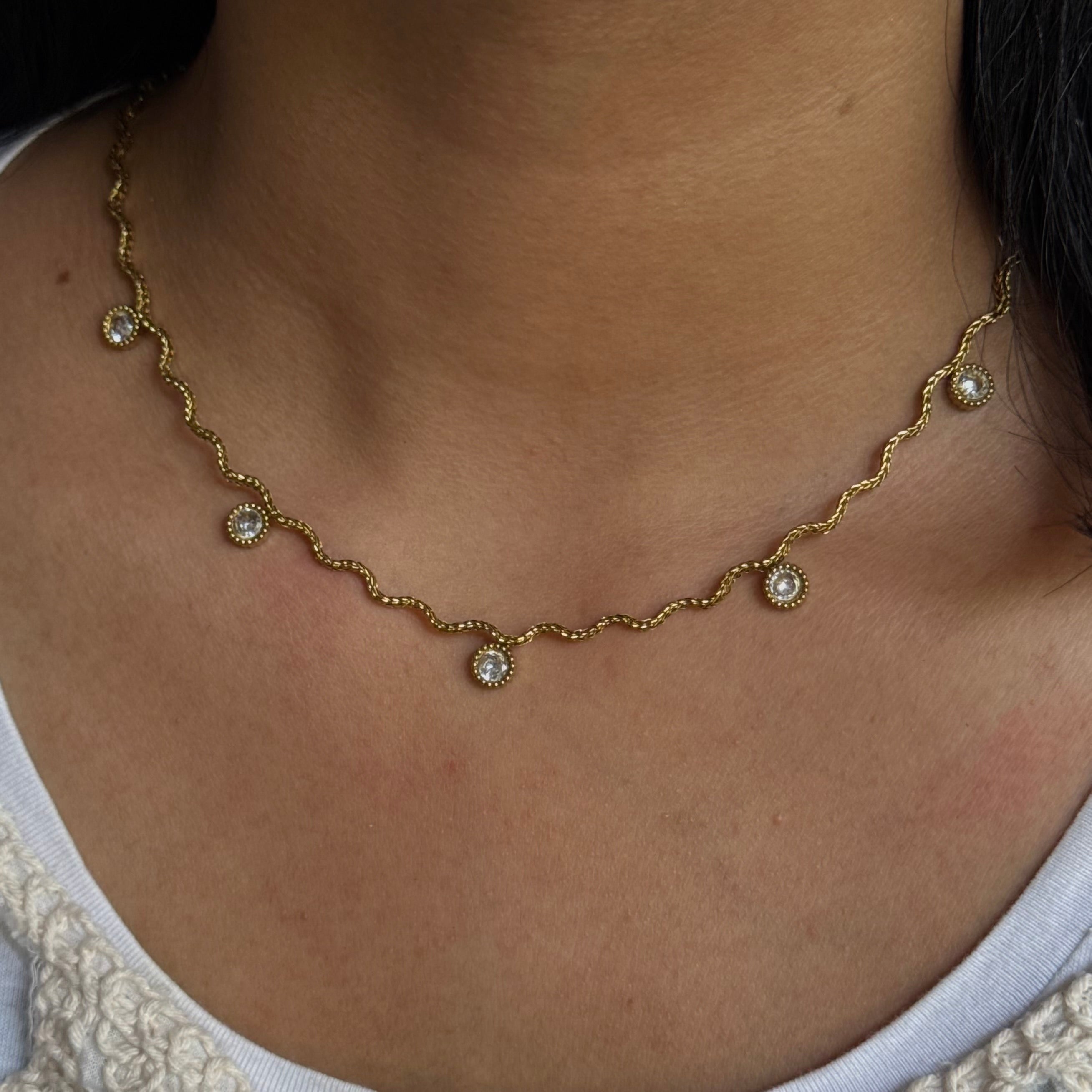 WAVY STONE NECKLACE
