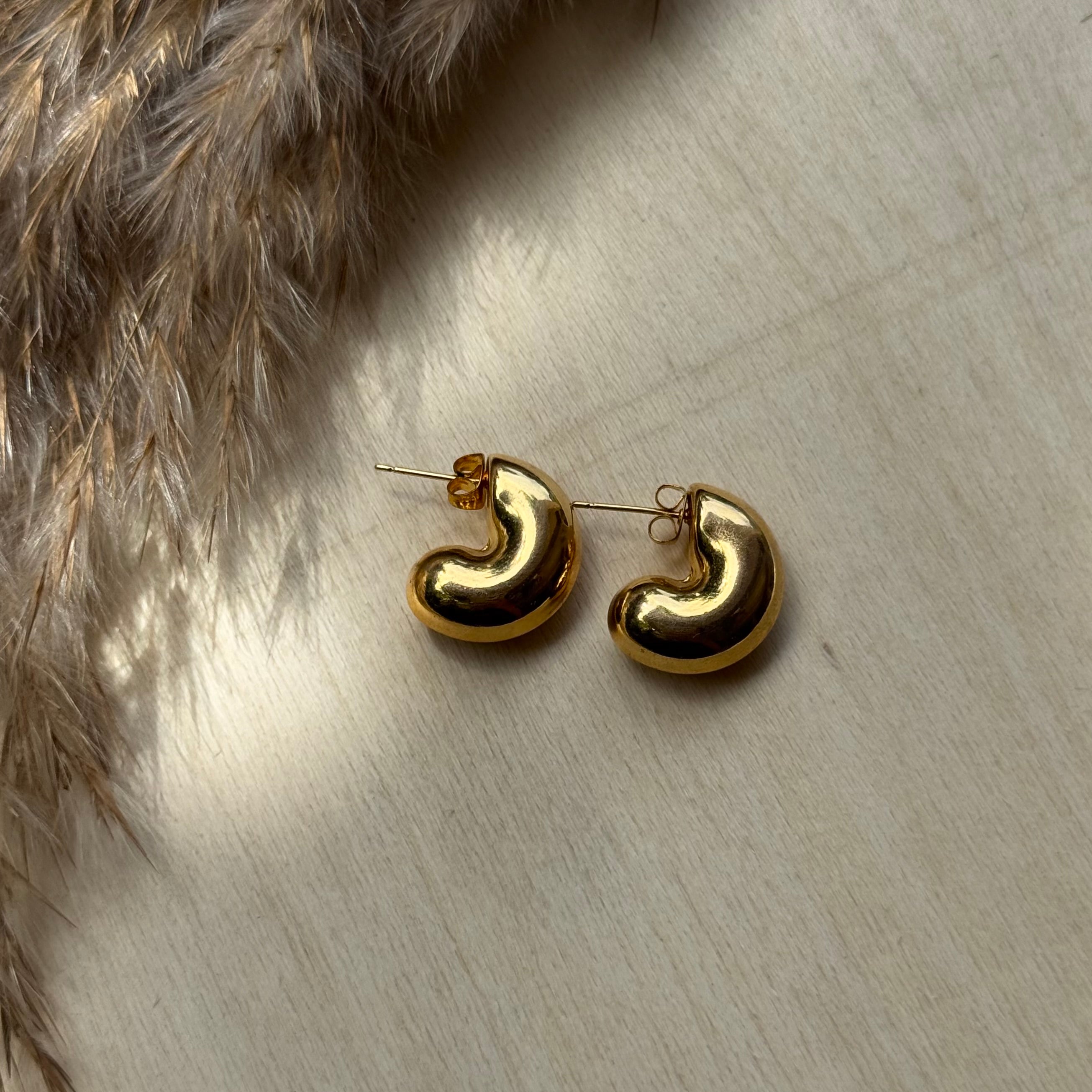 CURVE HOOP
