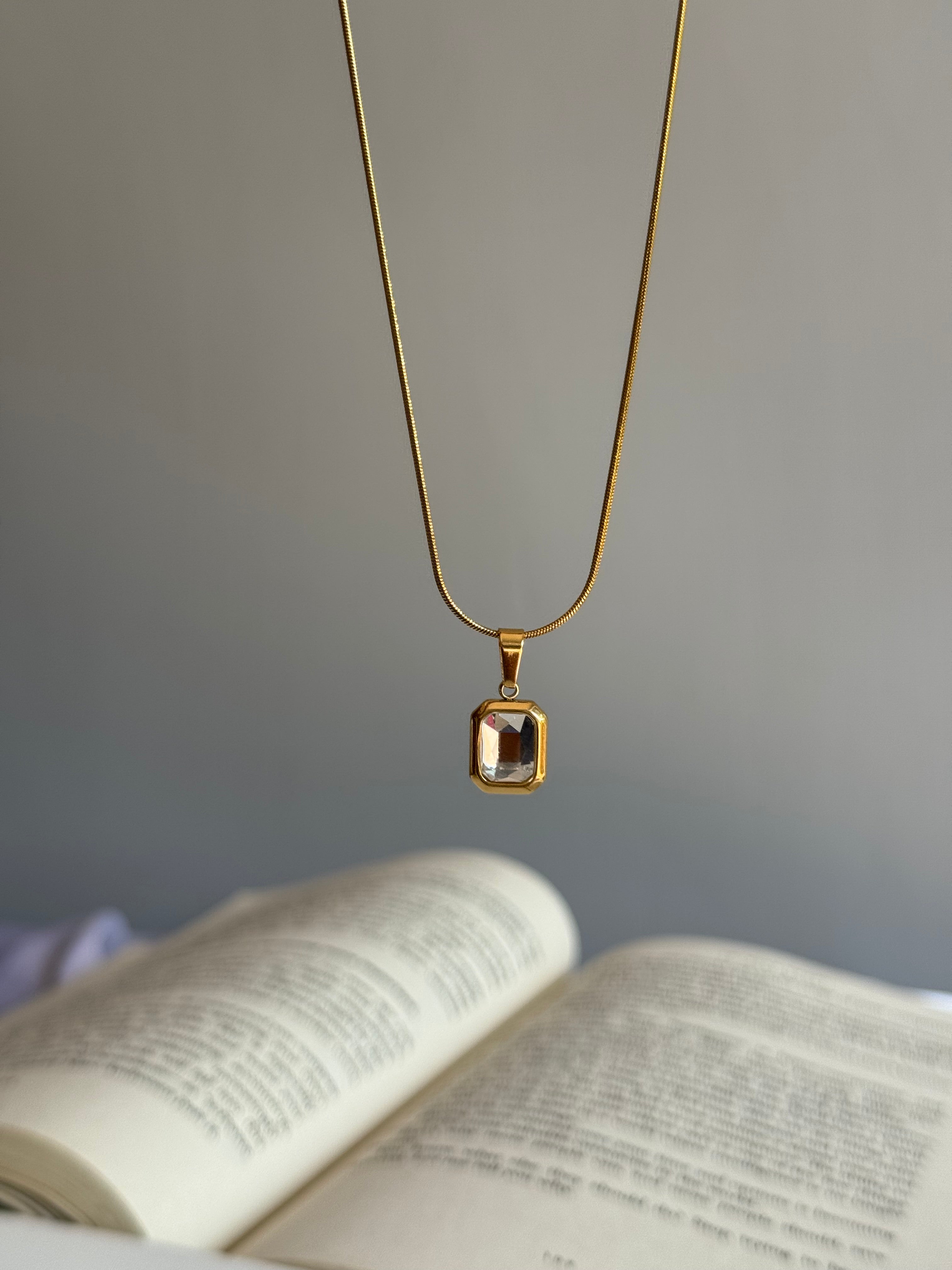 JULIA DIAMOND NECKLACE