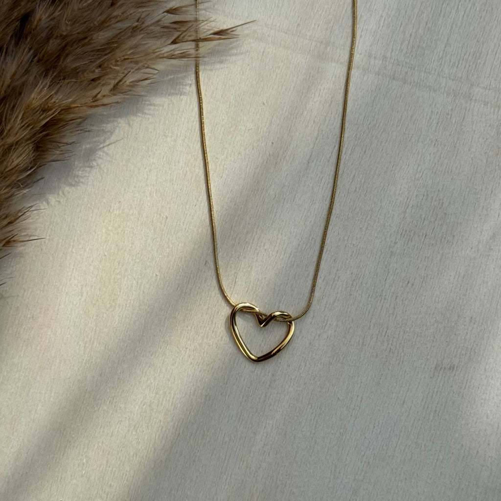 HEART KNOT
