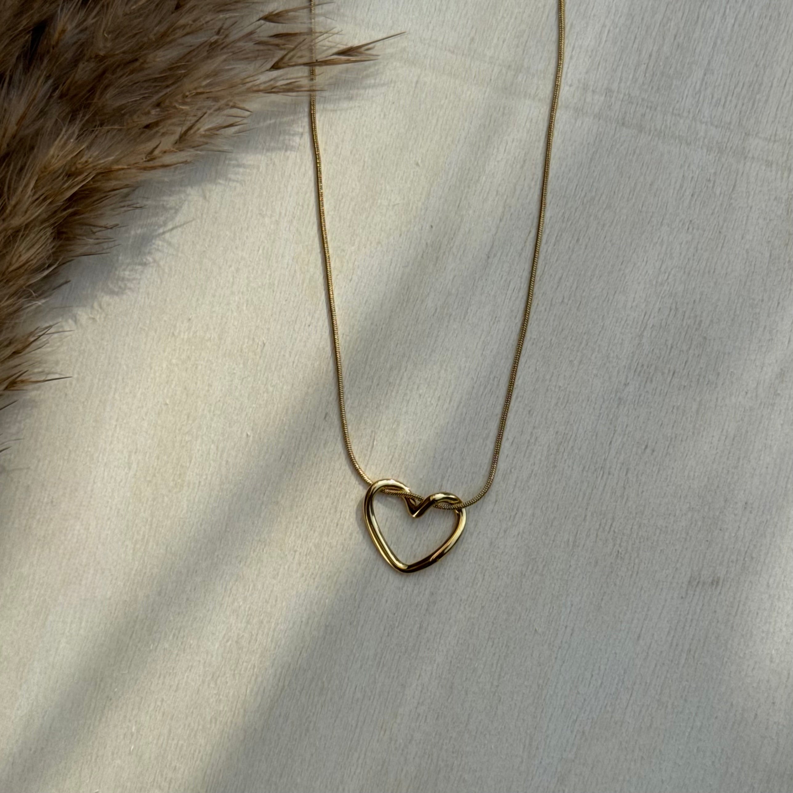 HEART KNOT