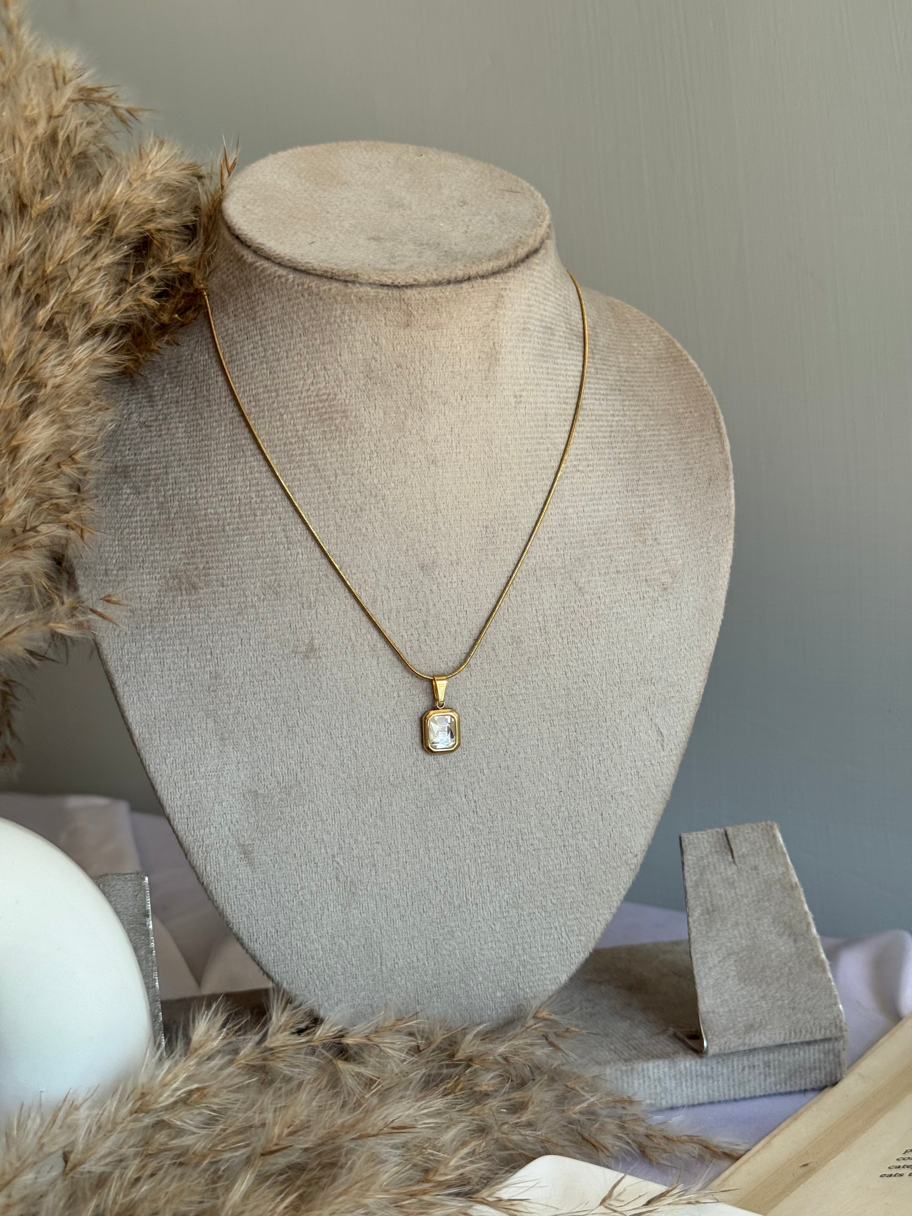 JULIA DIAMOND NECKLACE