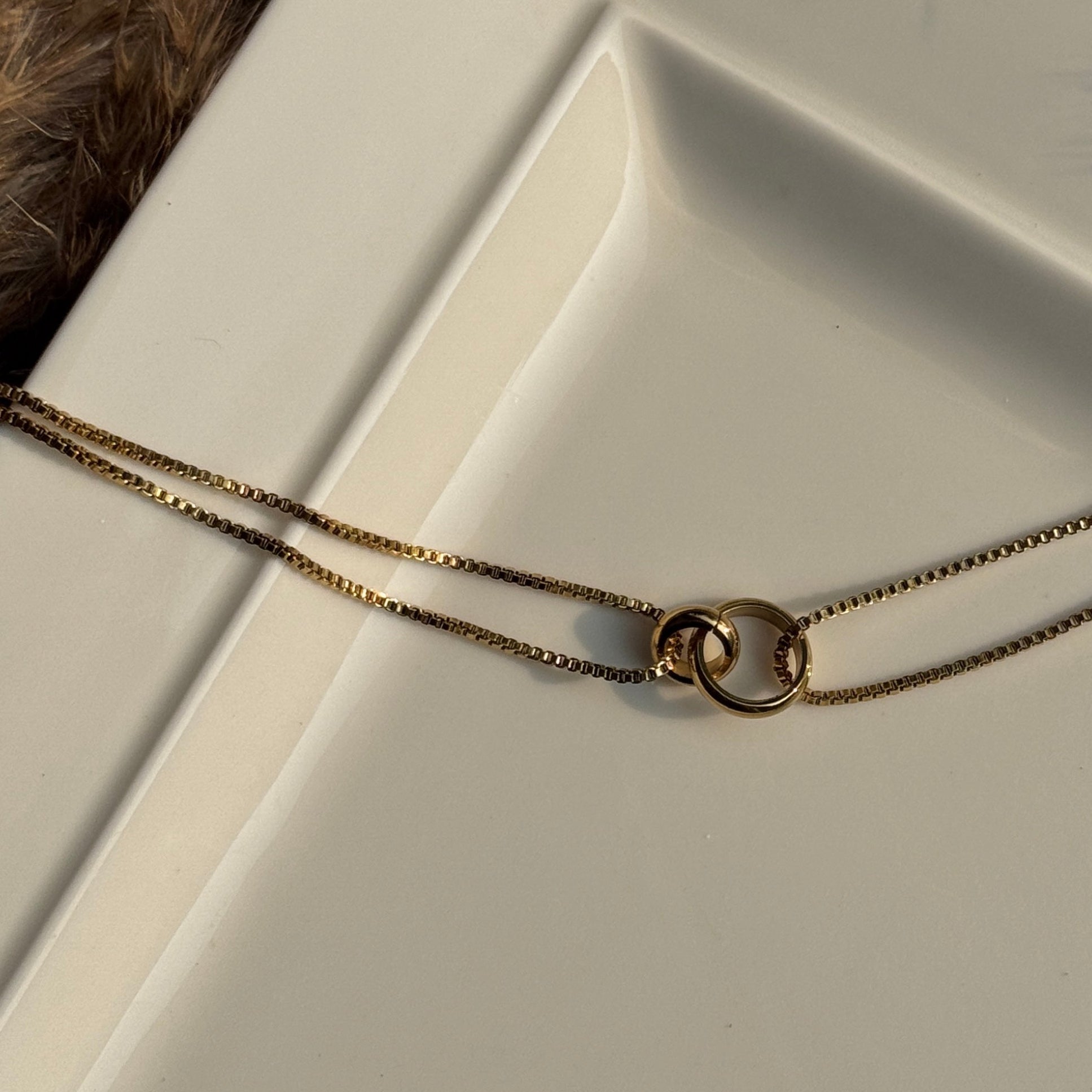 KNOT BRACELET