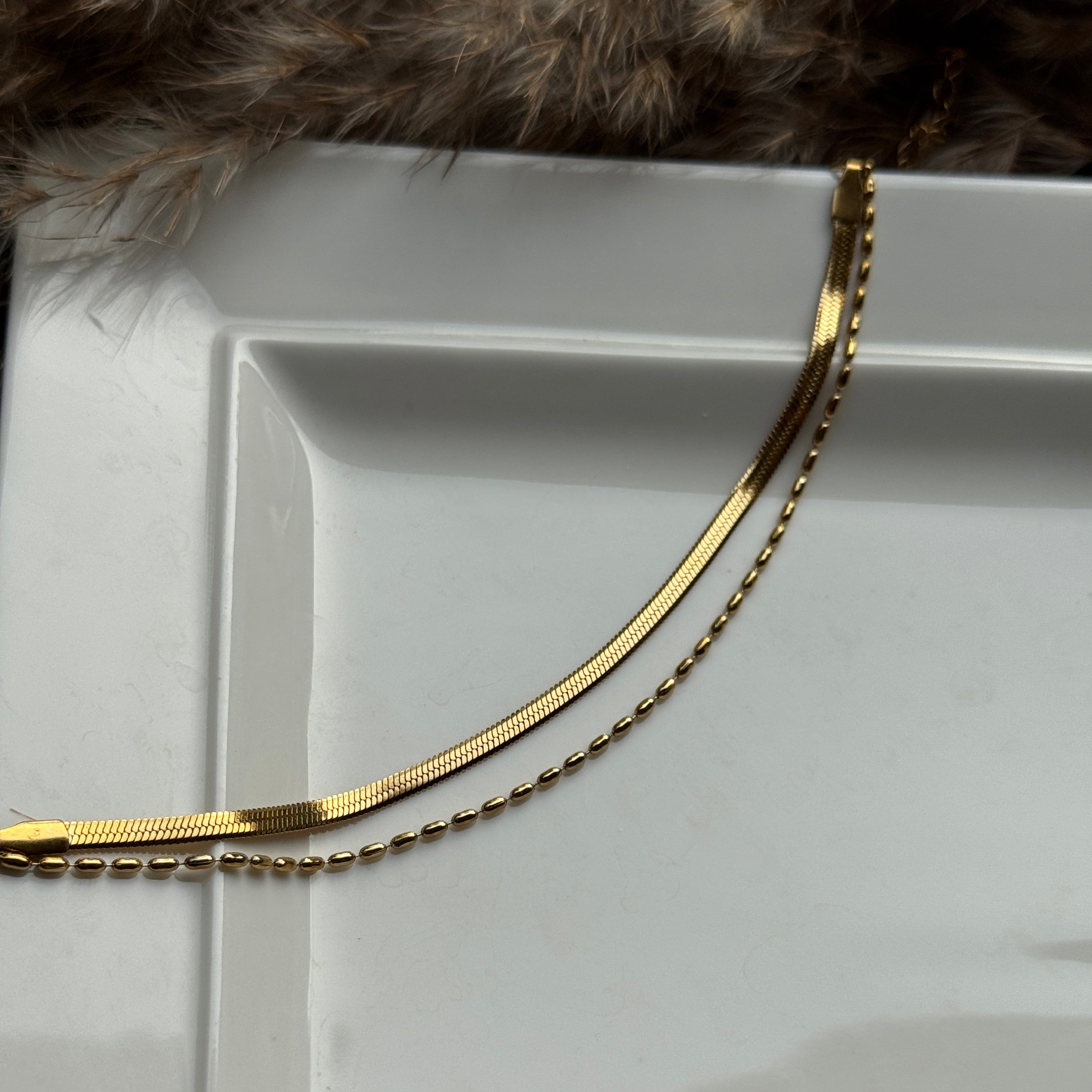 OVEL BEADS MINI LAYERED BRACELET