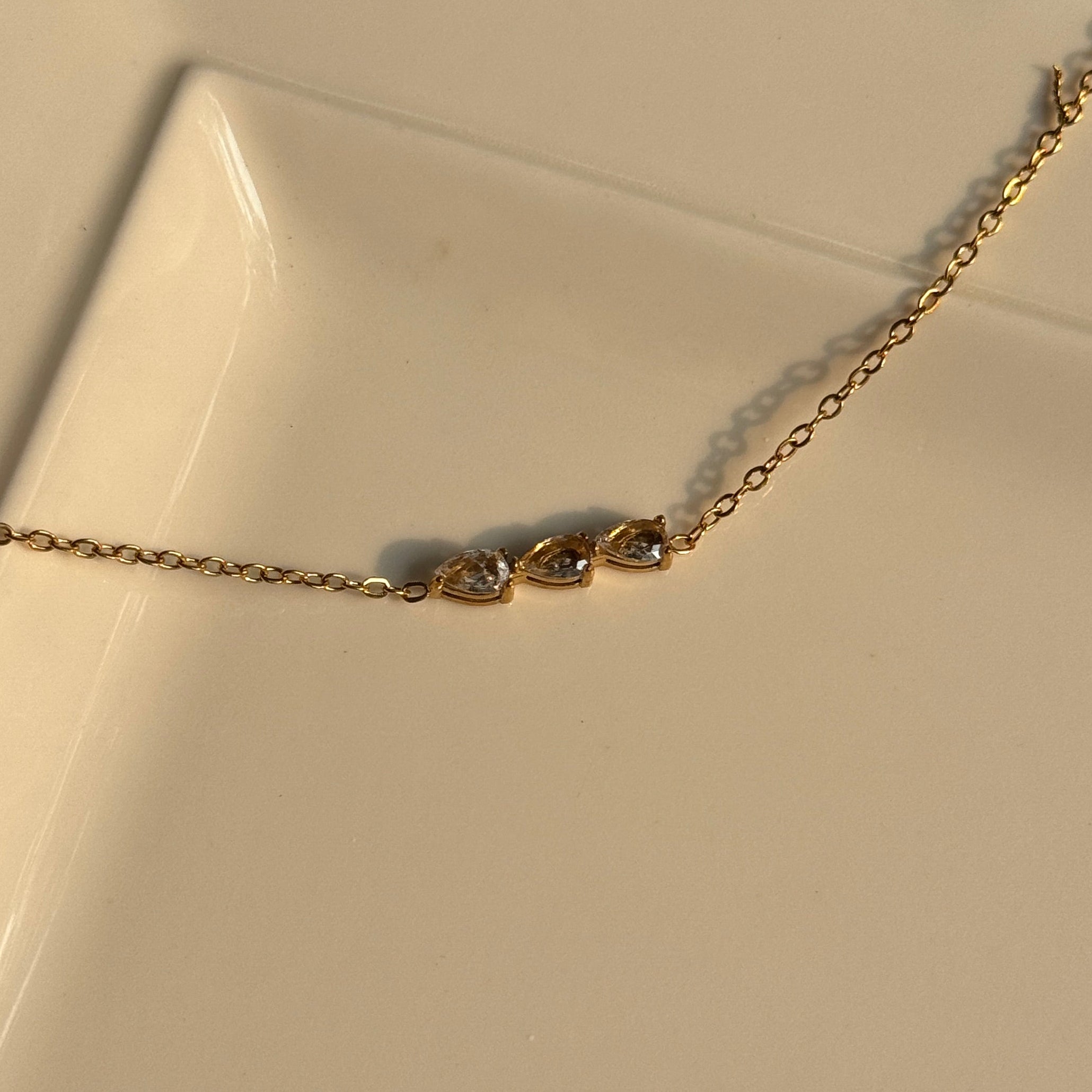 THREE STONE BRACELET